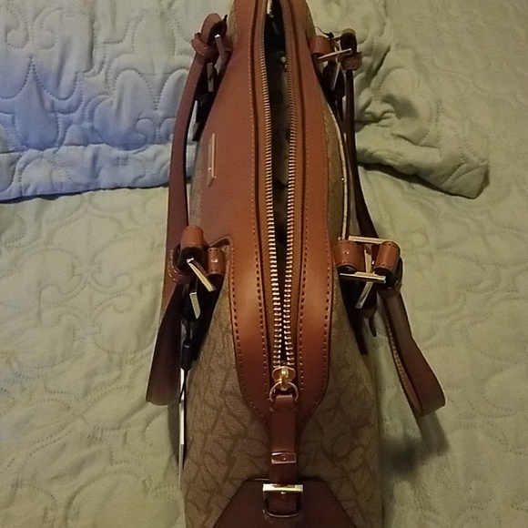 calvin klein handbag 14"x12" - Picture 4 of 5